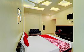 Oyo 71440 Hotel Centre Point